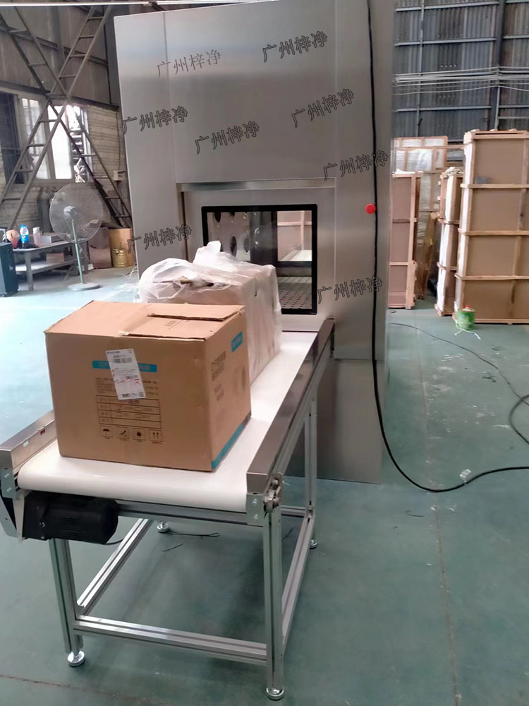 輸送線風(fēng)淋傳遞窗與輸送線貨淋室是潔凈室中用于物品傳遞和空氣凈化的關(guān)鍵設(shè)備。